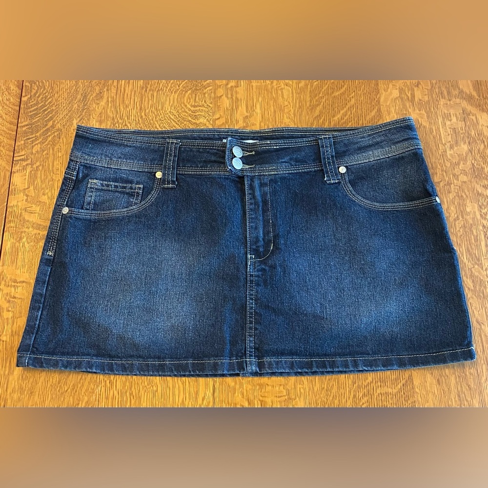#A9 💟 | Seductions | Dark Wash Denim Mini Skirt | S: 13